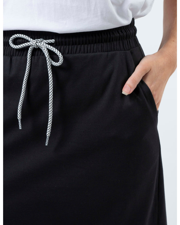 STELLA + GEMMA - Essentials Skirt - Black