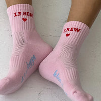 LE BON SHOPPE - Embroidered Crew - Strawberry Milk