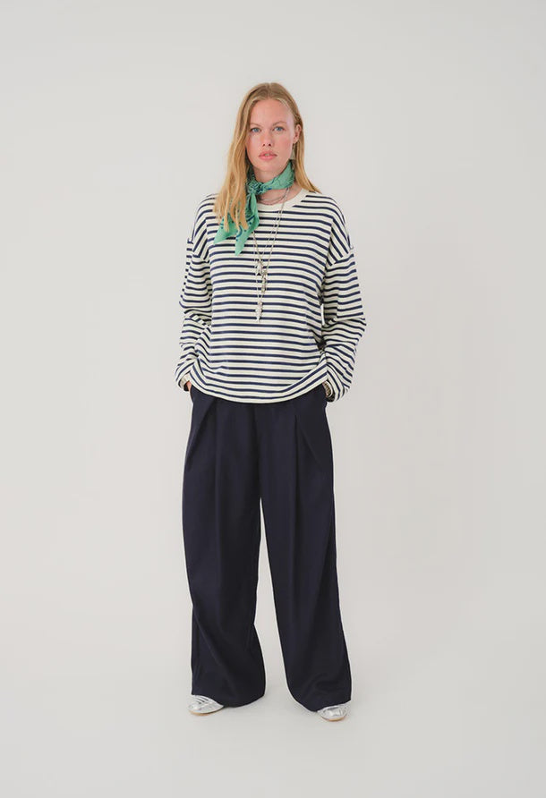 LOLLYS LAUNDRY - Demi LS Sweatshirt - Dark Blue