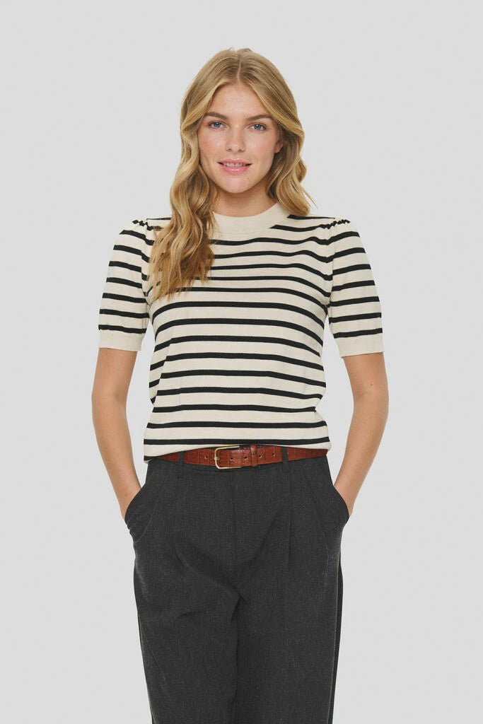SAINT TROPEZ - Mila SS Striped Pullover - Brown Rice Black Stripe