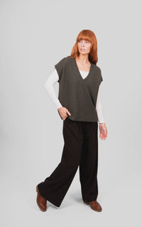 BRIDGE & LORD - Cable Pointelle V-Neck Vest - Olive