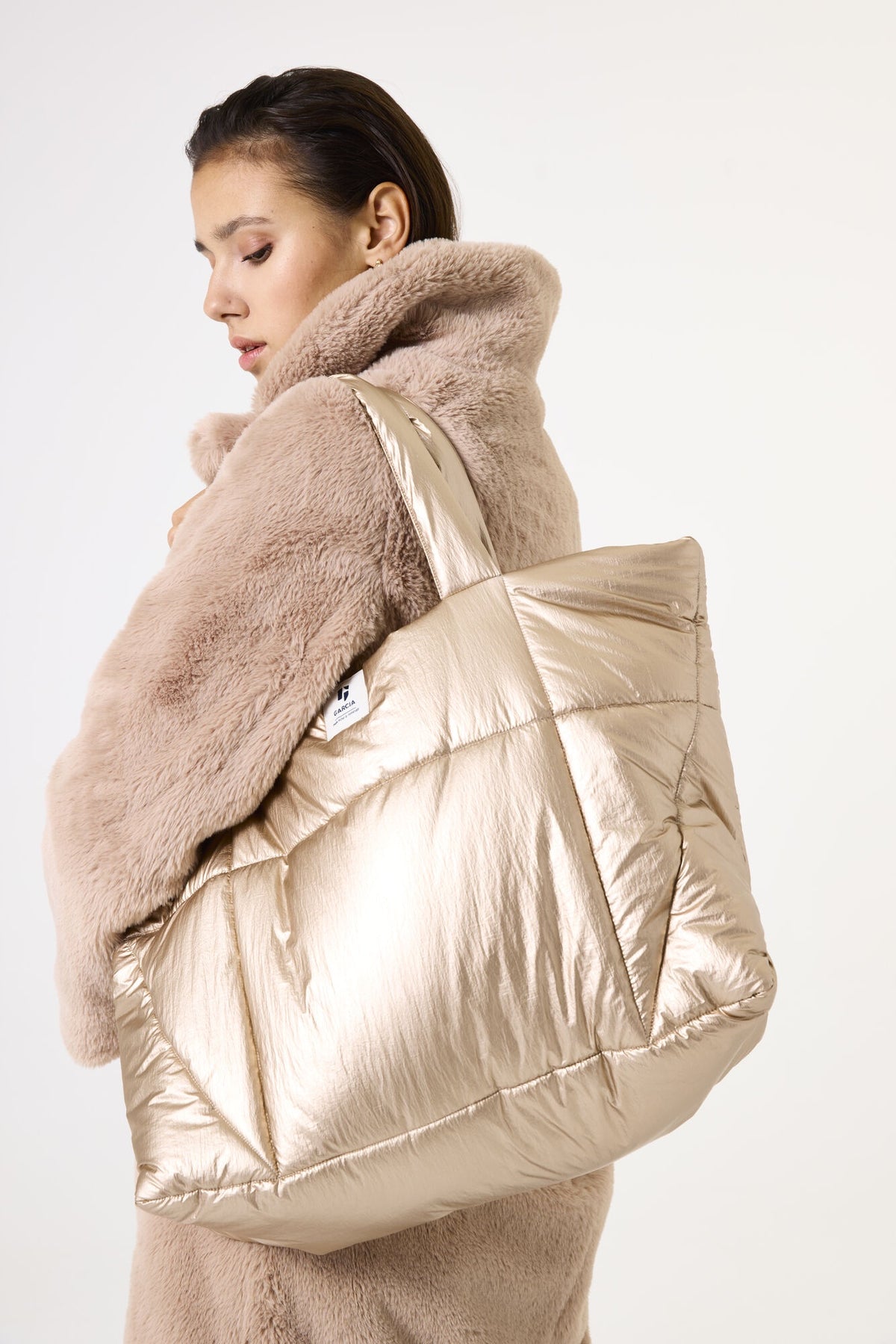 GARCIA - Quilted Overnight Bag - Beige/Gold