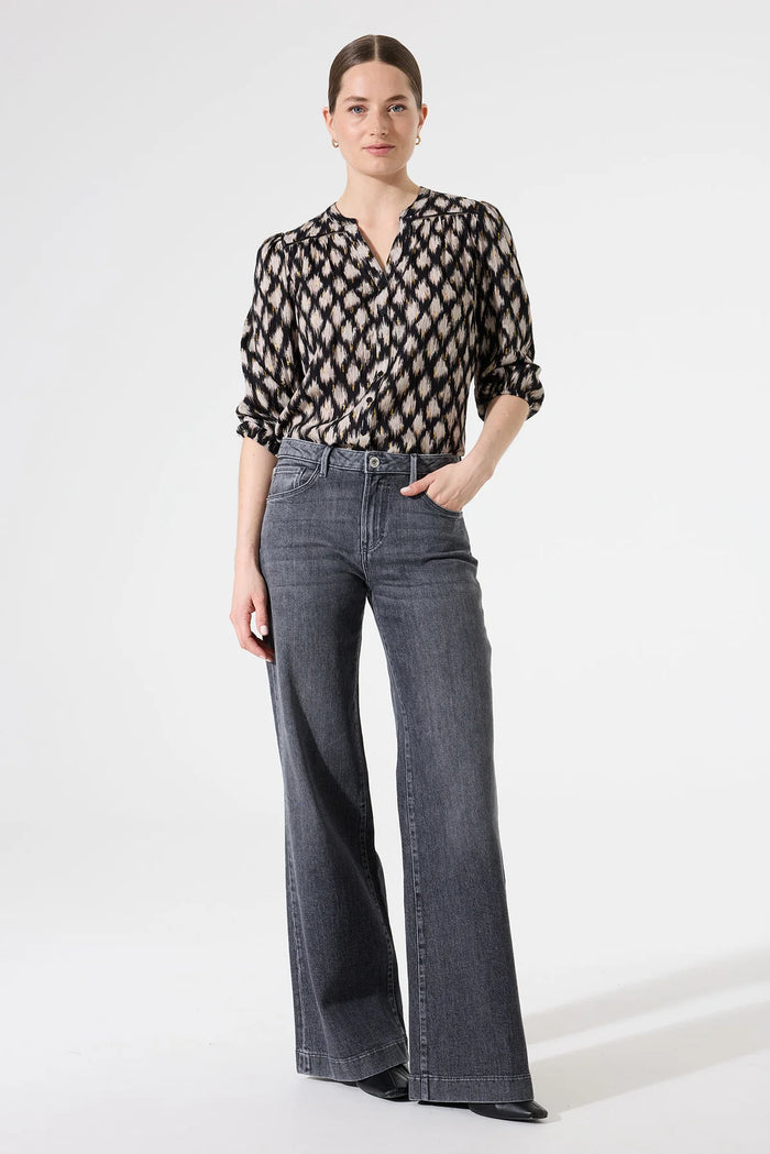 GARCIA - Black/Beige Printed V-Neck Blouse