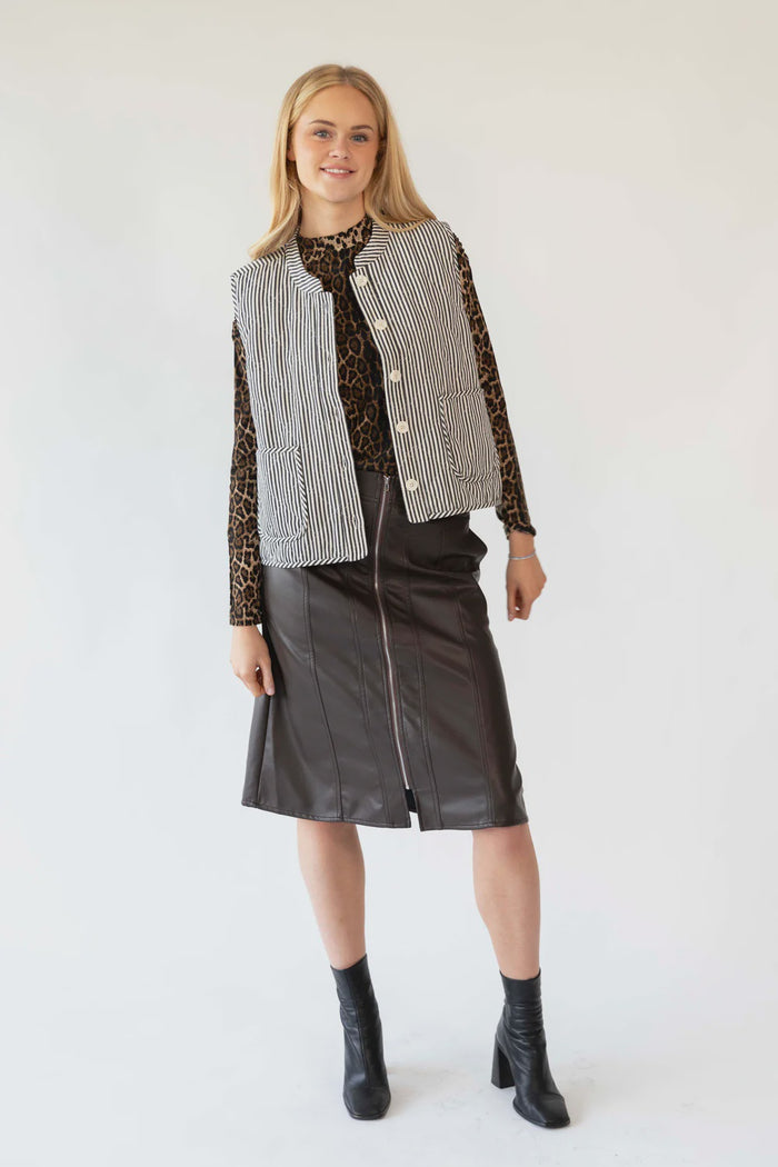 LOLLYS LAUNDRY - Cairo Quilted Vest - Black Stripe