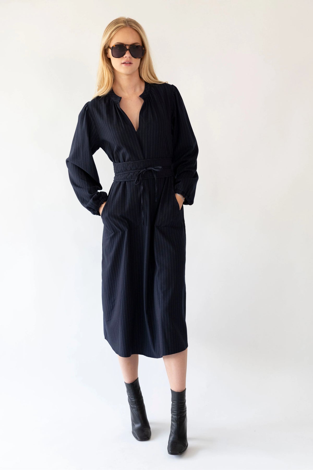 LOLLYS LAUNDRY - Paris Midi Dress LS - Dark Navy