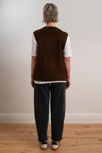 MAXTED - Brushed Crew Vest - Chocolate