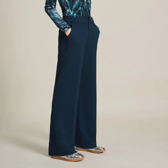 Women's apparel online featuring tailored ethical fashion pants in New Zealand