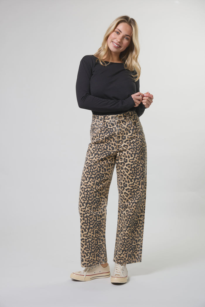 STELLA + GEMMA - Carson Barrel Jean Leopard