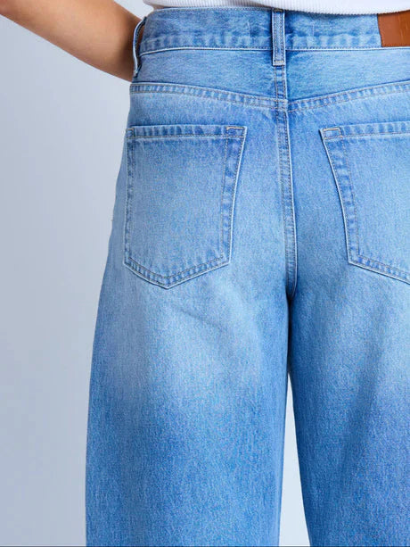 STELLA + GEMMA - Carson Barrel Jean Mid Blue